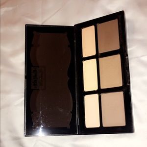 May Von D shade + light contour palette